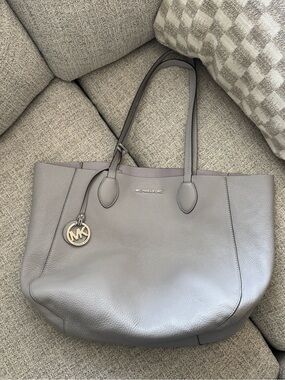Michael Kors Mae Lilac/ Dusty Purple Tote Bag - Pebbled Leather